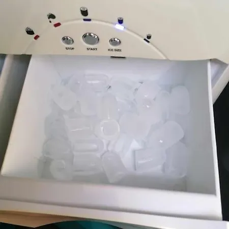 Sur Un Bateau Botel *