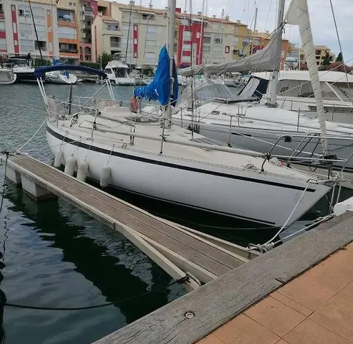 보트호텔 Sur Un Bateau 아그